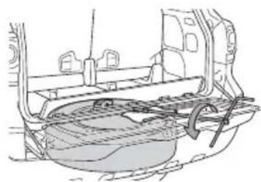 TOYOTA Land Cruiser (2013) - Removing the spare tire - 3