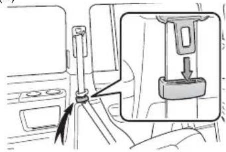 TOYOTA Land Cruiser (2013) - Seats-Tumbling second row seats - 2