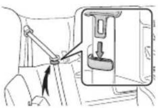 TOYOTA Land Cruiser (2013) - Seats-Tumbling third row seats - 2