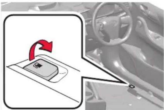 TOYOTA iQ (2010) - Fuel tank opening - 1