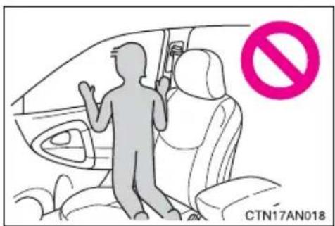 TOYOTA RAV4 (2011) - ■Précautions à observer avec les sacs de sécurité gonflables SRS - 4