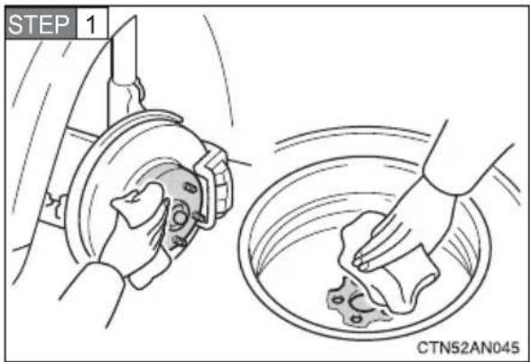 TOYOTA RAV4 (2011) - Installing the tire - 1