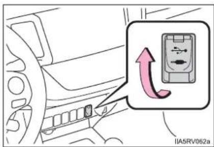 TOYOTA RAV4 (2013) - Using the AUX port\* - 1
