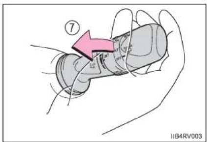 TOYOTA RAV4 (2013) - Operating the wiper lever - 3