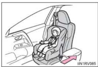 TOYOTA RAV4 (2013) - ■When installing a child restraint system - 2