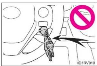 TOYOTA RAV4 (2013) - ■SRS airbag precautions - 2