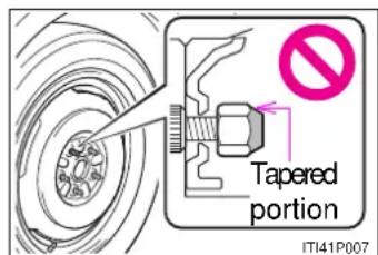 TOYOTA RAV4 (2013) - ■When installing the wheel nuts - 1