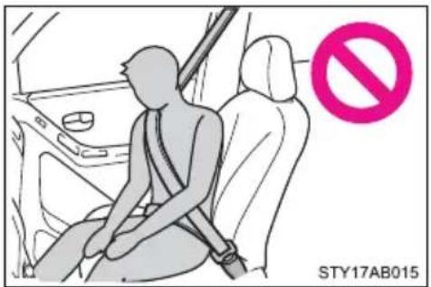 TOYOTA Yaris (2010) - ■SRS airbag precautions - 3