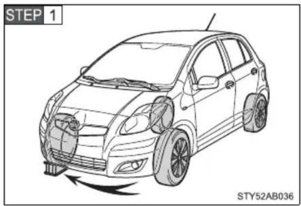 TOYOTA Yaris (2010) - Replacing a flat tire - 1