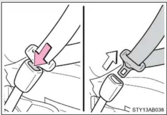 TOYOTA Yaris (2010) - Fastening the belt - 1