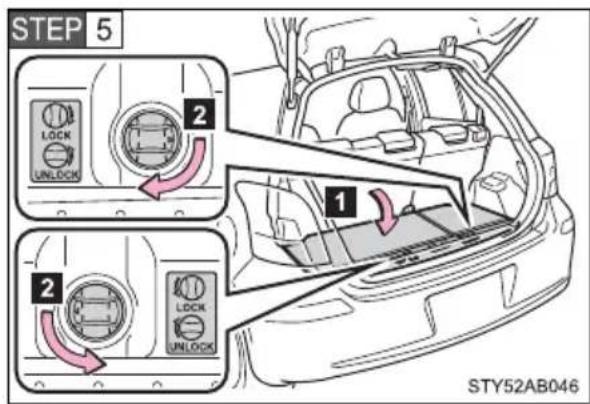 TOYOTA Yaris (2010) - Stowing the flat tire, jack and all tools - 4