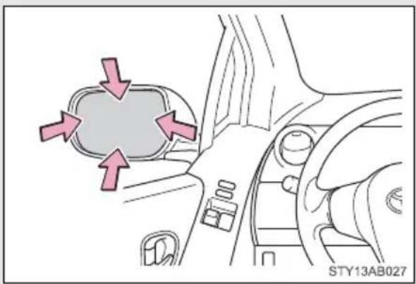TOYOTA Yaris (2010) - ▶ Manually adjustable type - 1