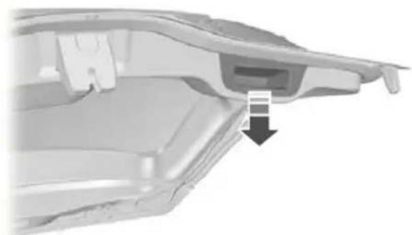 FORD Mondeo (2007) - Closing the luggage compartment lid - 3