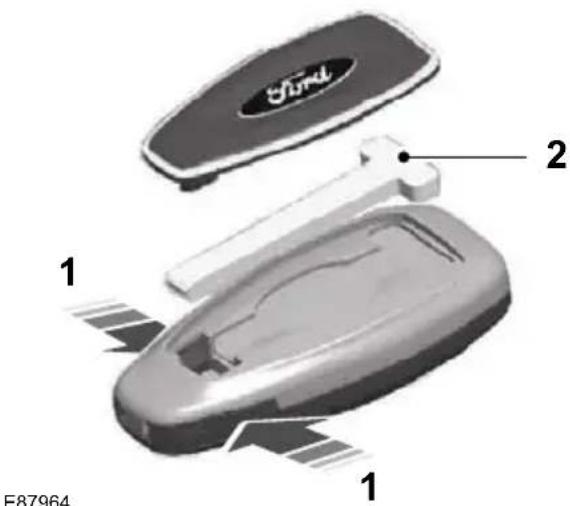 FORD Mondeo (2007) - Locking and unlocking the doors with the key blade - 2