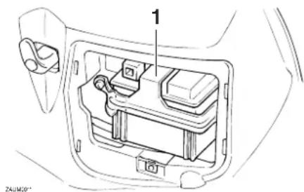 YAMAHA Cygnus 125 (2000) - To remove the battery - 2