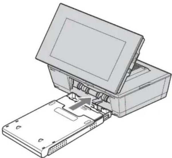 SONY DPP-F800 - Insérez le magasin à papier dans cet appareil. - 1