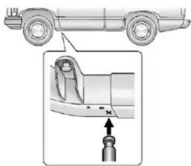 CHEVROLET Silverado 1500 (2012) - RemovingtheFlatTireand InstallingtheSpareTire - 7