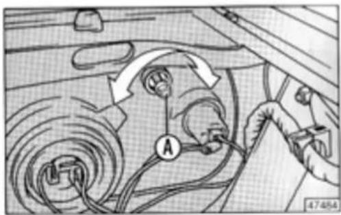 LANCIA Delta (1994) - Aligning the headlamp beams - 1