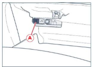 Maserati 3200 GT (2006) - Fuel tank flap emergency opening - 1