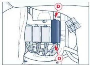 Maserati 3200 GT (2006) - Fuses and relays under the dashboard, on the right hand side - 2