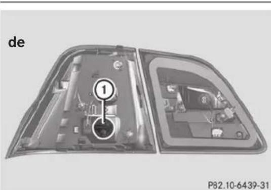 Mercedes-Benz M-Class (2014) - Ouverture et fermeture de la trappe maintenance - 3