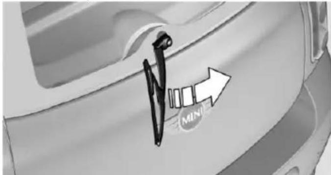 MINI Paceman (2014) - Remplacement du balai d'essuie-glace arrière - 1