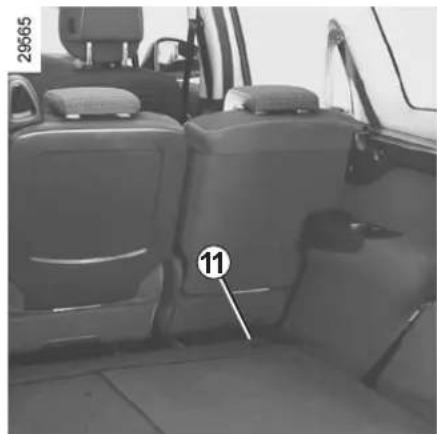 RENAULT Scenic (2011) - Fitting the luggage net behind the rear seats - 2