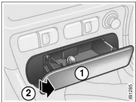 SAAB 9-5 (2003) - Luggage-compartment lighting - 2