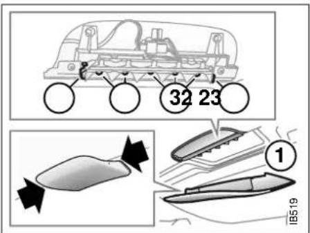 SAAB 9-5 (2003) - High-mounted stop lights, 9-5 Sedan - 1