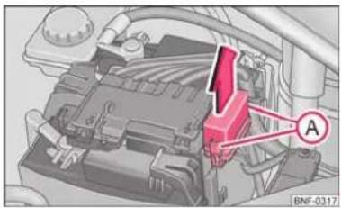 SKODA Citigo (2012) - Remplacement du fusible dans le compartiment moteur - 1