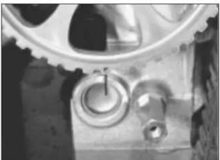 VOLKSWAGEN Jetta (1984) - Camshaft - refitting - 3