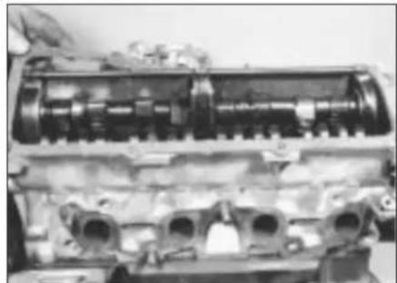 VOLKSWAGEN Jetta (1984) - Cylinder head - removal - 3