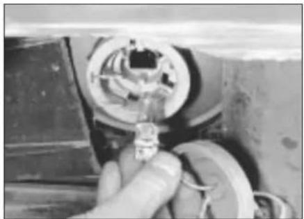 VOLKSWAGEN Jetta (1984) - Front foglight bulb and unit - removal and refitting - 2