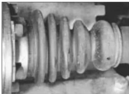 VOLKSWAGEN Jetta (1984) - CV joint and boot check - 2