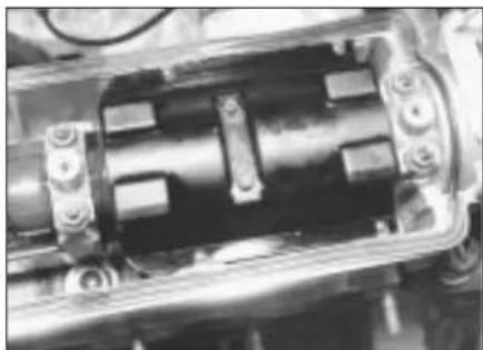 VOLKSWAGEN Golf (1984) - Camshaft oil seal - renewal - 3