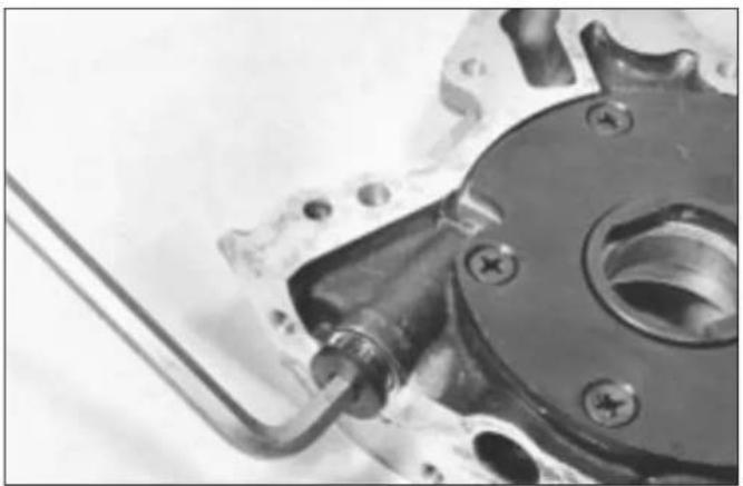 VOLKSWAGEN Golf (1984) - Oil pump - examination and renovation - 5