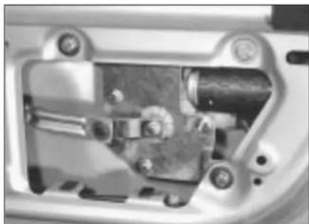 VOLKSWAGEN Golf (1984) - Electrically-operated door mirror motor - removal and refitting - 14