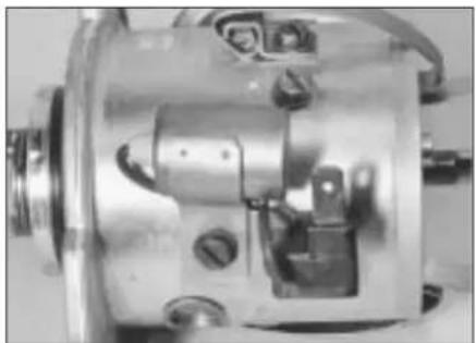 VOLKSWAGEN Golf (1984) - HT leads, distributor cap and rotor arm - inspection and renewal - 2