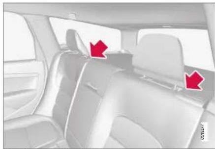 VOLVO V70 (2013) - Filet de protection\* combiné au cache-bagages - 1