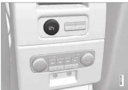 VOLVO V70 (2013) - Console de tunnel - prises 12 V - 2