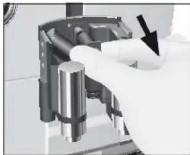 JURA GIGA X9c Professional - Démontage et rinçage de l'écoulement combiné - 3