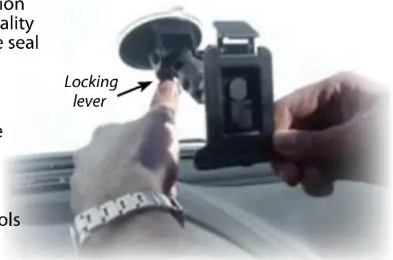 SNOOPER Truckmate S7000 - Installing Truckmate using the Windscreen Suction Cup bracket - 1
