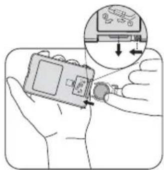 BENQ MW712 - Replacing the remote control battery - 3
