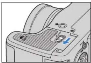 KYOCERA Finecam M400R - Removing the Batteries - 1