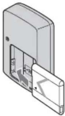 SONY Cybershot DSC-W380 - Inserire il blocco batteria nel caricabatterie. - 1