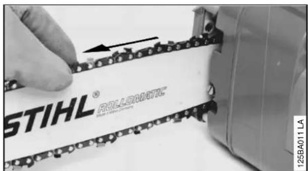 STIHL 009 - Mounting the Bar and Chain - 12
