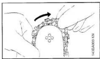 STIHL 021 - Mounting the Bar and Chain Models with Front or Side Chain Tensioner - 4