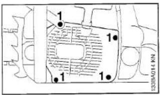 STIHL 021 - Replacing Starter Rope and Rewind Spring - 1
