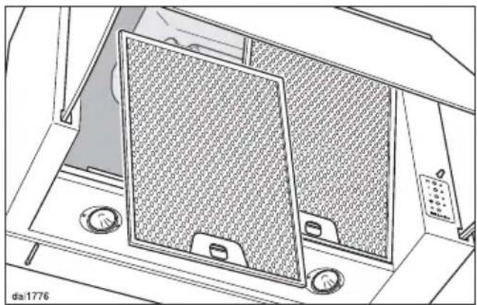 MIELE DA 186 - Enlever les filtres à graisses - 1