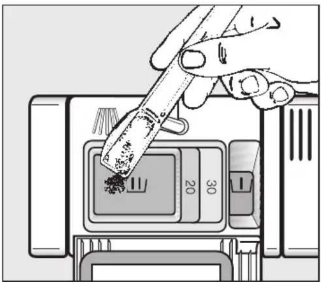 MIELE G 5880 SCVi - Remplissage du réservoir à détergent - 2